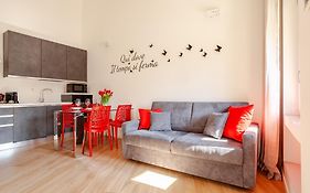 Lele Home Bilocale nel centro città 900m dalla stazione